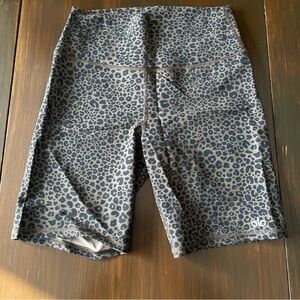 NWOT. Alo Yoga Leopard Print Biker Shorts